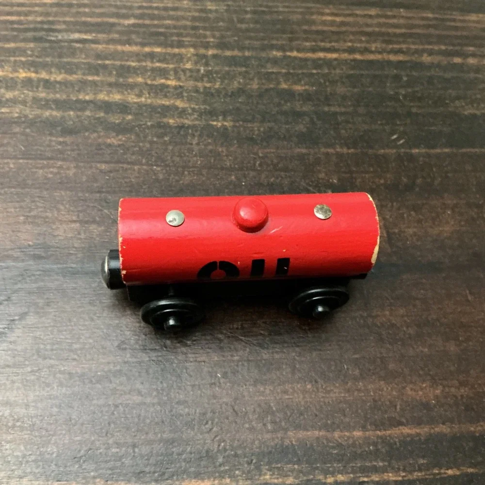 Thomas Wooden Railway Oil Car Red‎ Tanker Learning Curve 2004 Vintage Train Toy